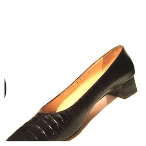 SALVATORE FERRAGAMO BOUTIQUE 8B BLACK CROC LEATHER